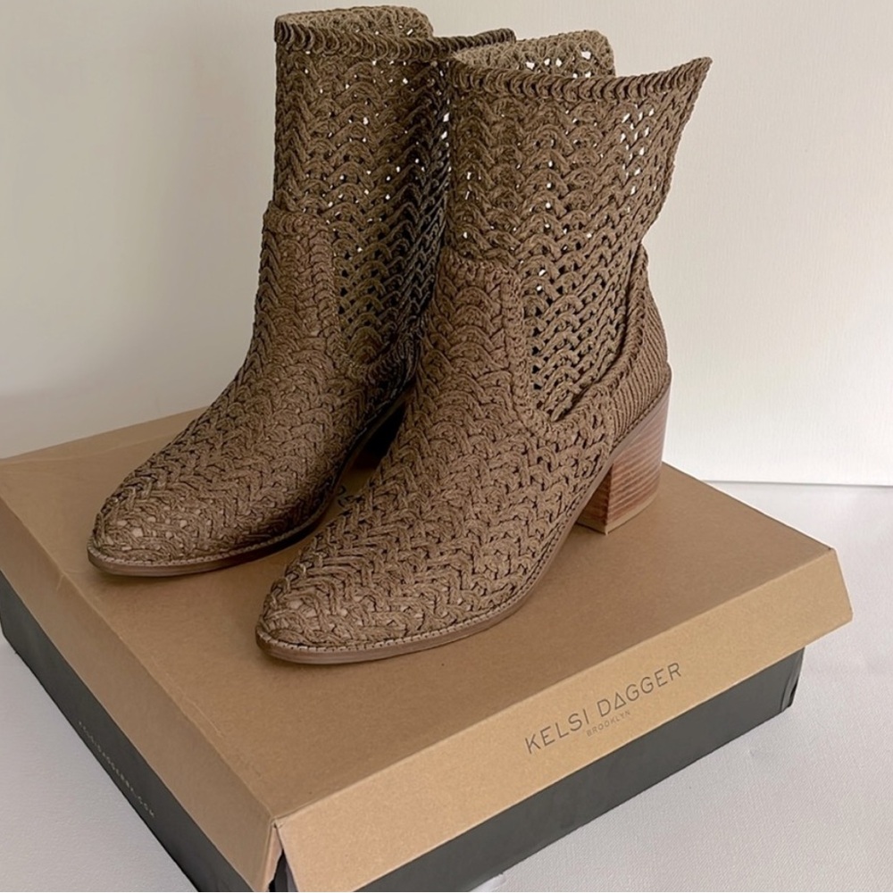 KELSI DAGGER BROOKLYN
EMERY WOVEN BOOTS - Picture 6 of 9